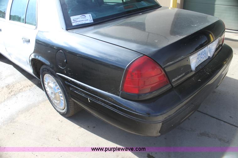 image for item G4489 2000 Ford Crown Victoria Police Interceptor
