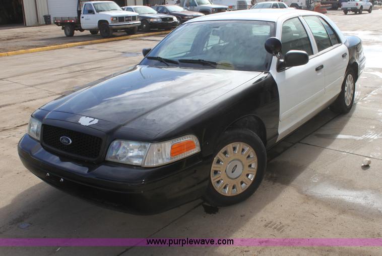 image for item G4490 2004 Ford Crown Victoria Police Interceptor