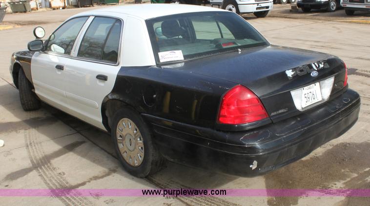 image for item G4490 2004 Ford Crown Victoria Police Interceptor