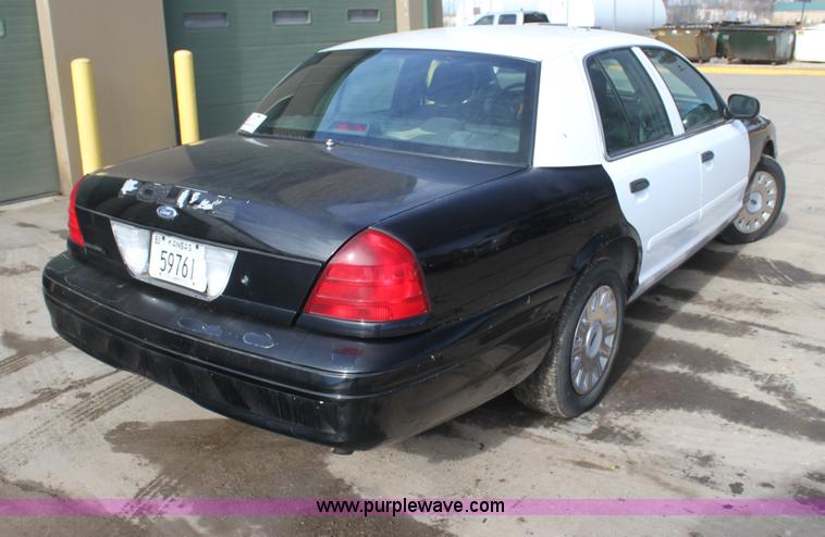 image for item G4490 2004 Ford Crown Victoria Police Interceptor
