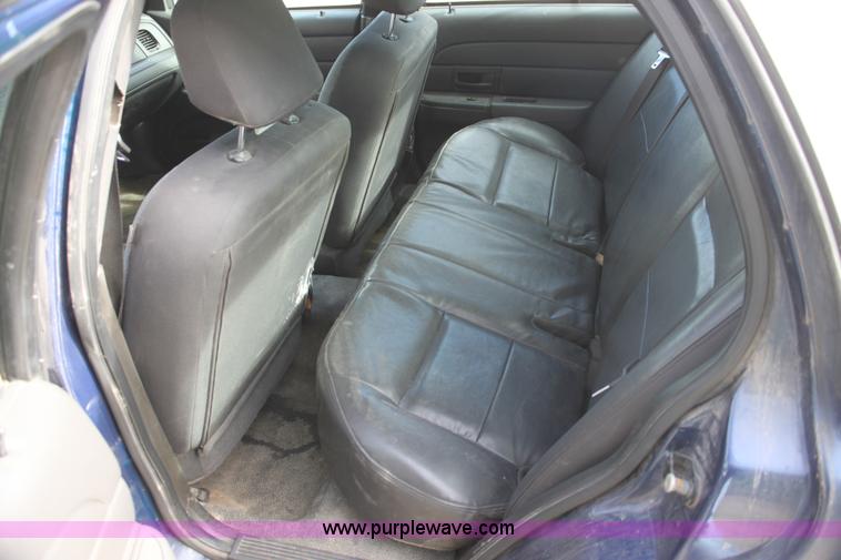 image for item G4490 2004 Ford Crown Victoria Police Interceptor