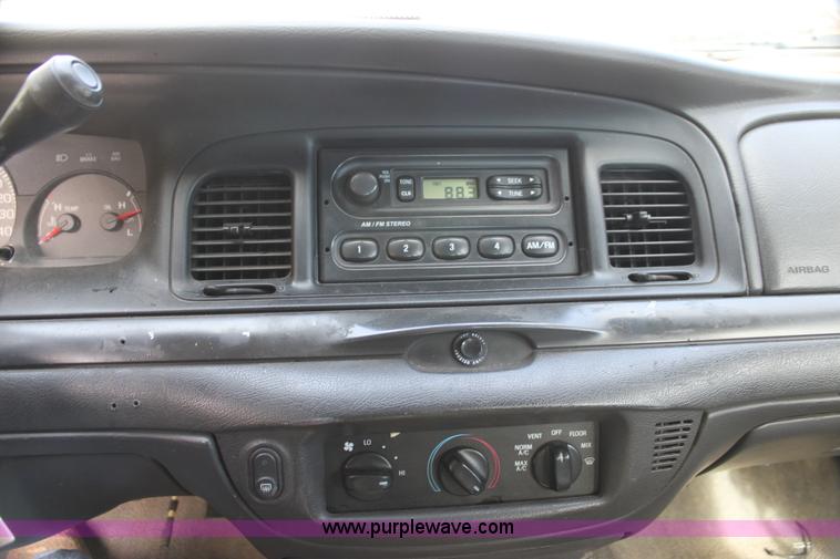 image for item G4490 2004 Ford Crown Victoria Police Interceptor