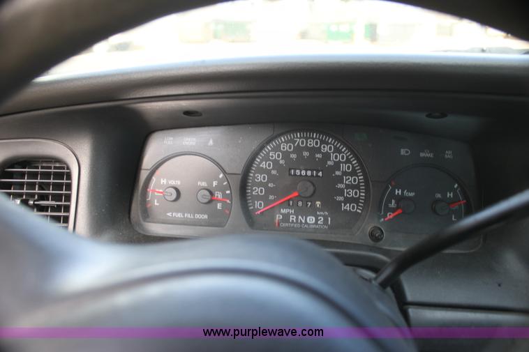 image for item G4490 2004 Ford Crown Victoria Police Interceptor