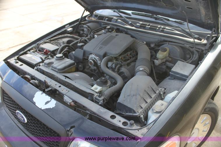 image for item G4490 2004 Ford Crown Victoria Police Interceptor