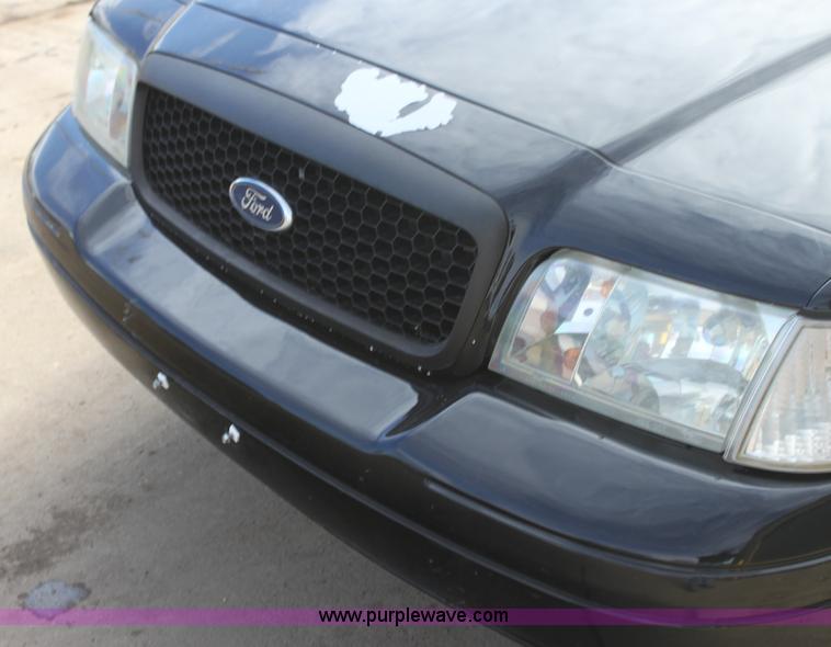 image for item G4490 2004 Ford Crown Victoria Police Interceptor
