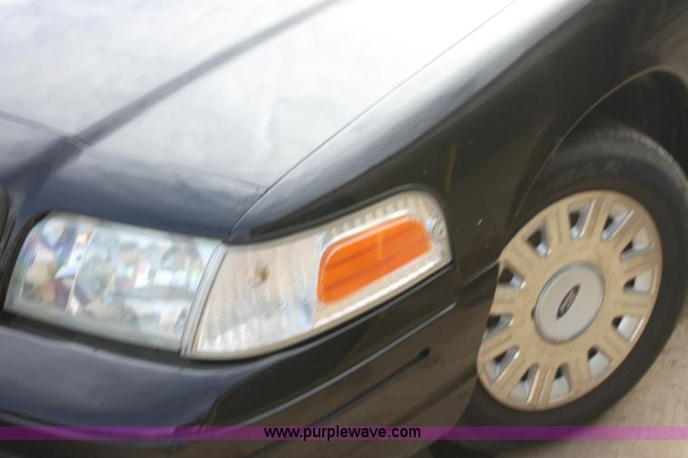 image for item G4490 2004 Ford Crown Victoria Police Interceptor