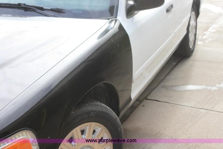 image for item G4490 2004 Ford Crown Victoria Police Interceptor