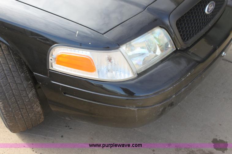 image for item G4490 2004 Ford Crown Victoria Police Interceptor