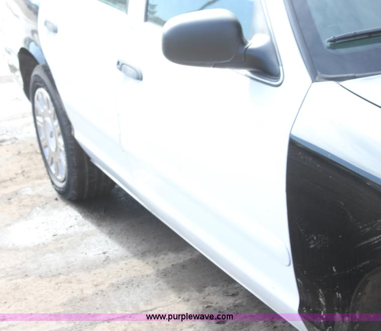 image for item G4490 2004 Ford Crown Victoria Police Interceptor