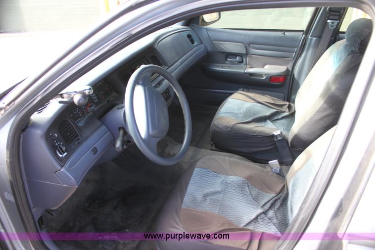 image for item G4491 2000 Ford Crown Victoria Police Interceptor