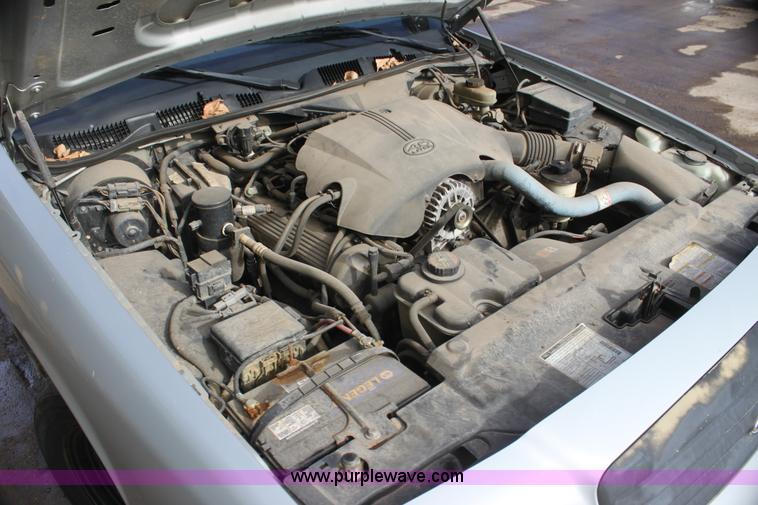 image for item G4491 2000 Ford Crown Victoria Police Interceptor