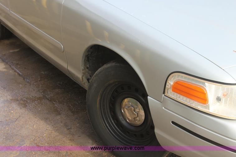 image for item G4491 2000 Ford Crown Victoria Police Interceptor