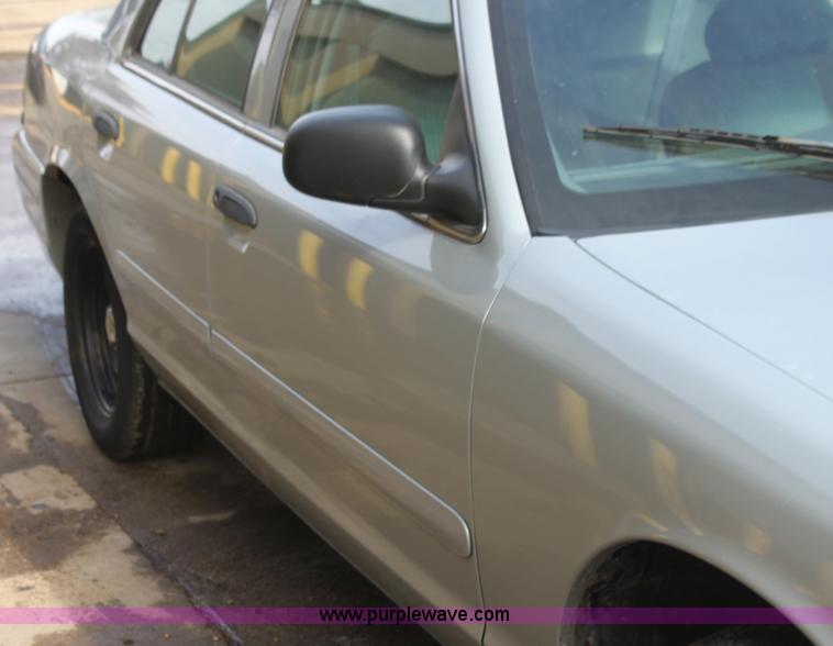 image for item G4491 2000 Ford Crown Victoria Police Interceptor