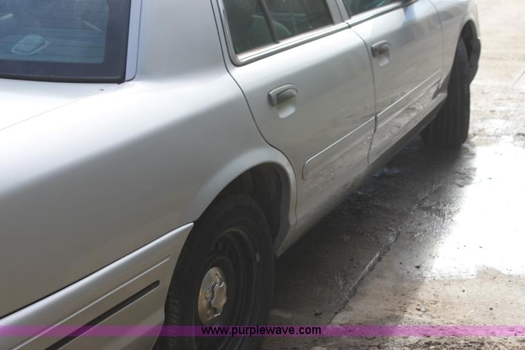 image for item G4491 2000 Ford Crown Victoria Police Interceptor