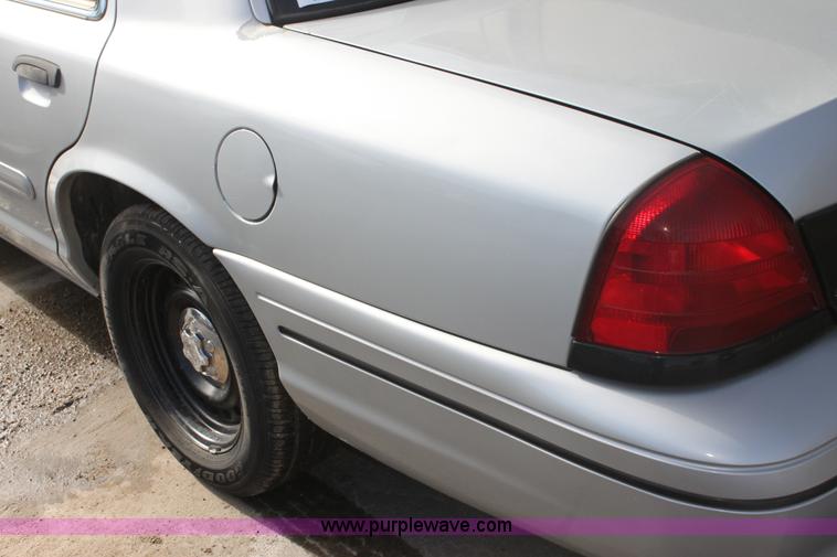 image for item G4491 2000 Ford Crown Victoria Police Interceptor