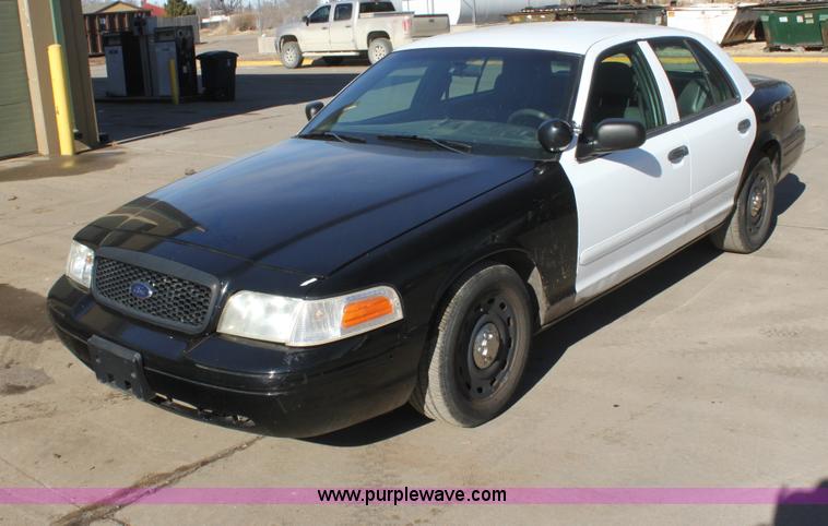 image for item G4493 2003 Ford Crown Victoria Police Interceptor