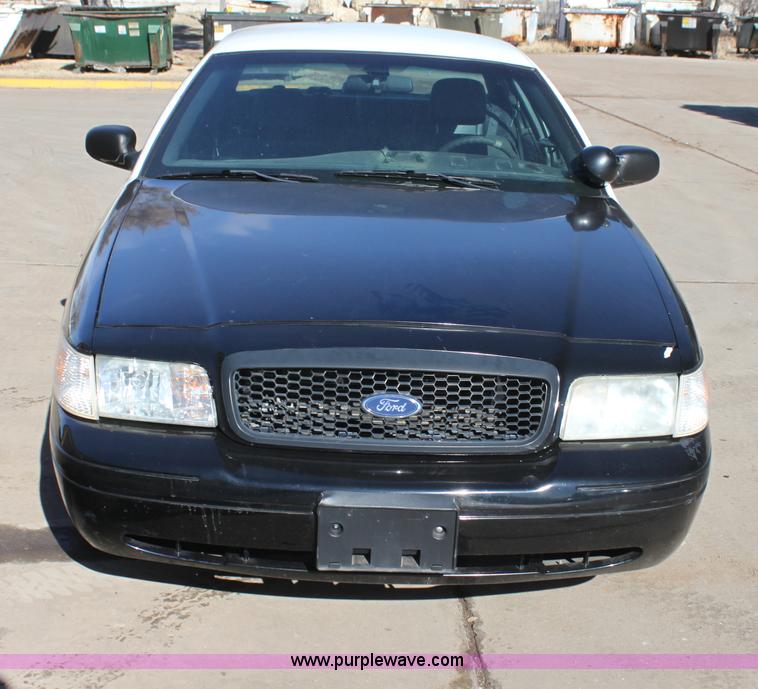 image for item G4493 2003 Ford Crown Victoria Police Interceptor