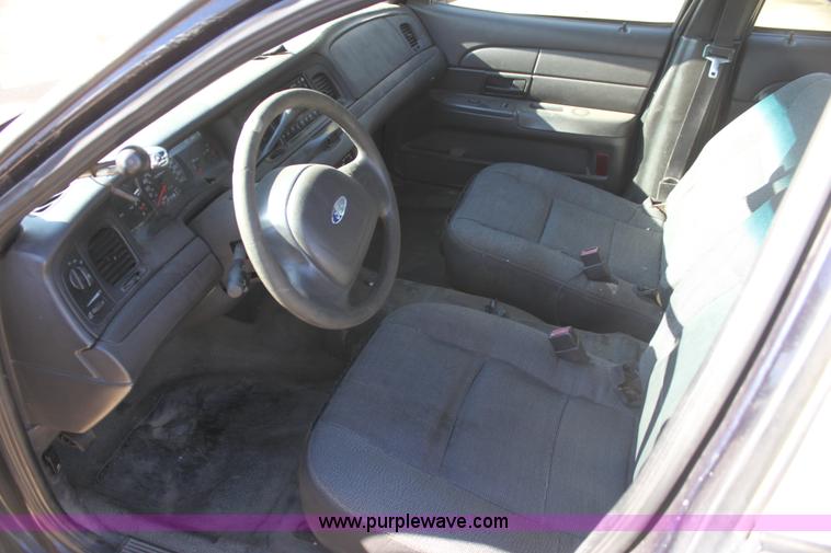 image for item G4493 2003 Ford Crown Victoria Police Interceptor