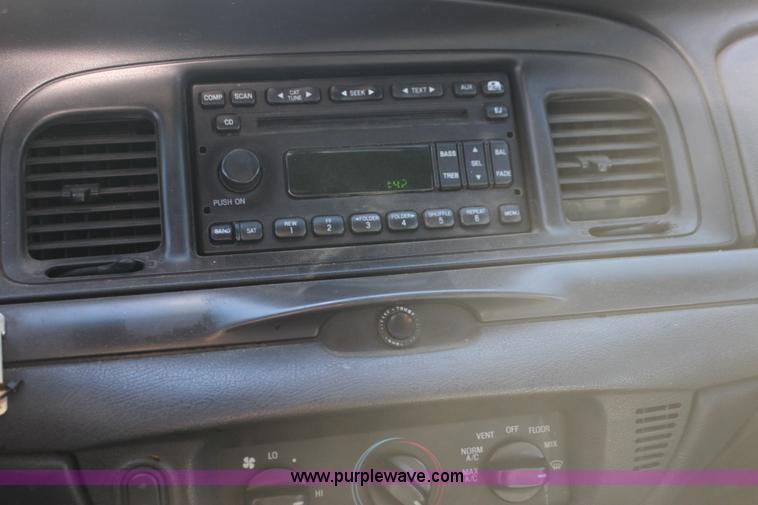 image for item G4493 2003 Ford Crown Victoria Police Interceptor