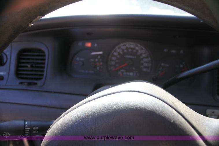 image for item G4493 2003 Ford Crown Victoria Police Interceptor