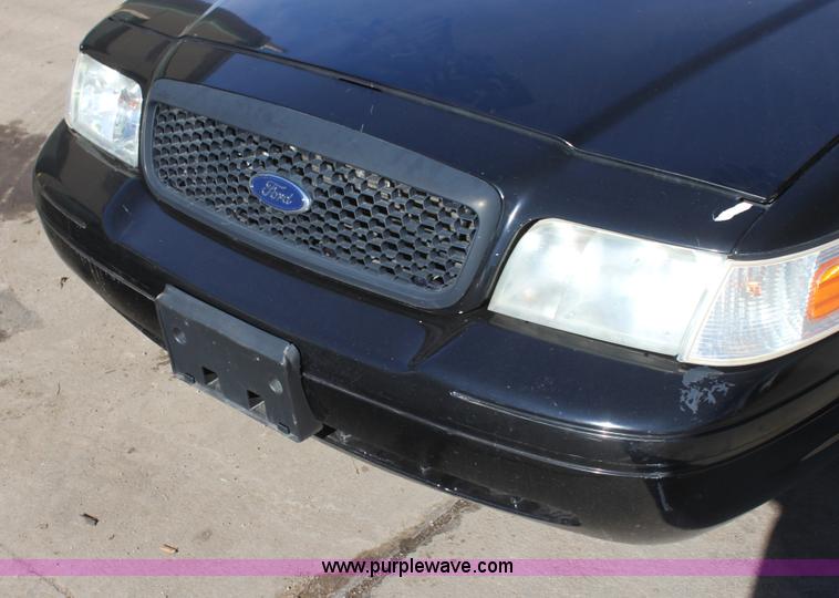 image for item G4493 2003 Ford Crown Victoria Police Interceptor