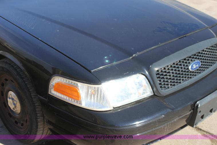 image for item G4493 2003 Ford Crown Victoria Police Interceptor