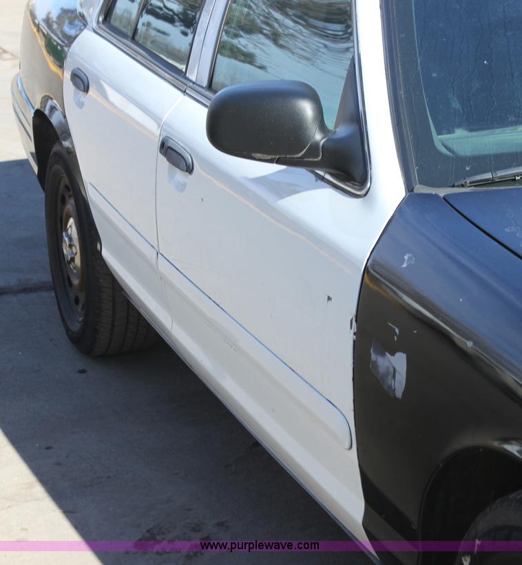 image for item G4493 2003 Ford Crown Victoria Police Interceptor