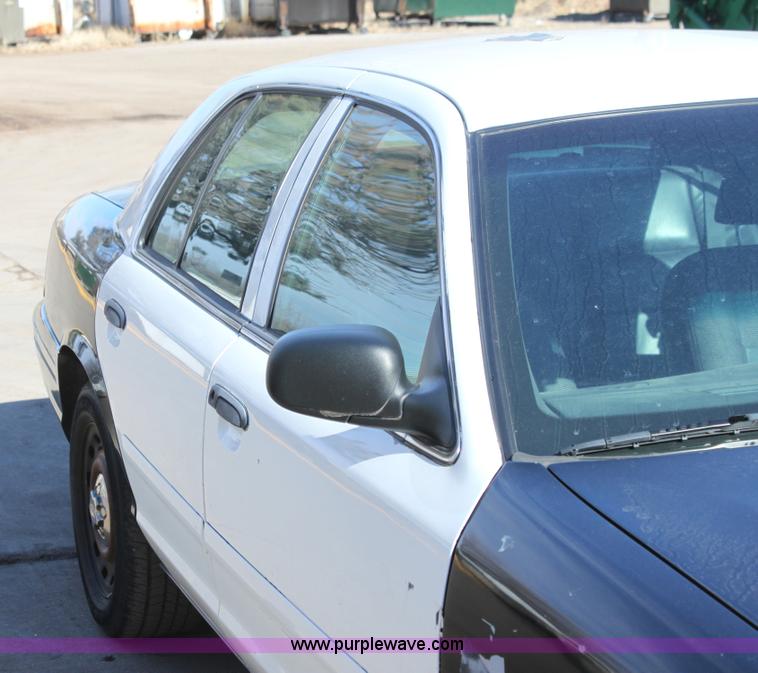 image for item G4493 2003 Ford Crown Victoria Police Interceptor
