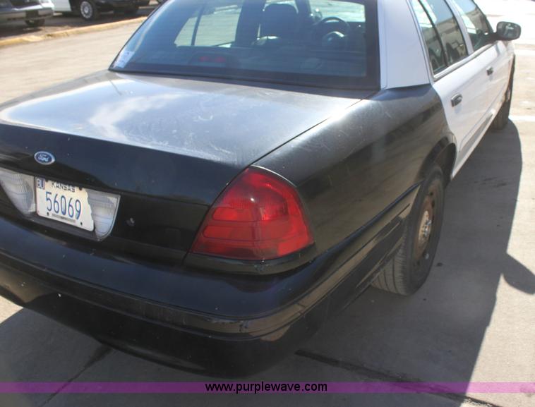 image for item G4493 2003 Ford Crown Victoria Police Interceptor