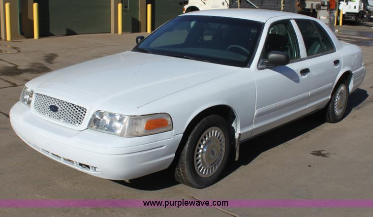 image for item G4494 2001 Ford Crown Victoria Police Interceptor