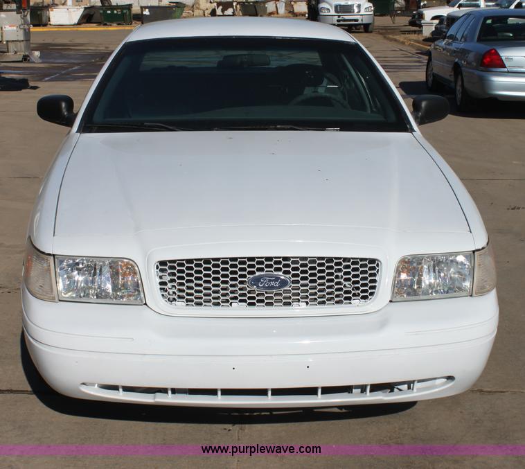 image for item G4494 2001 Ford Crown Victoria Police Interceptor