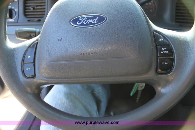 image for item G4494 2001 Ford Crown Victoria Police Interceptor