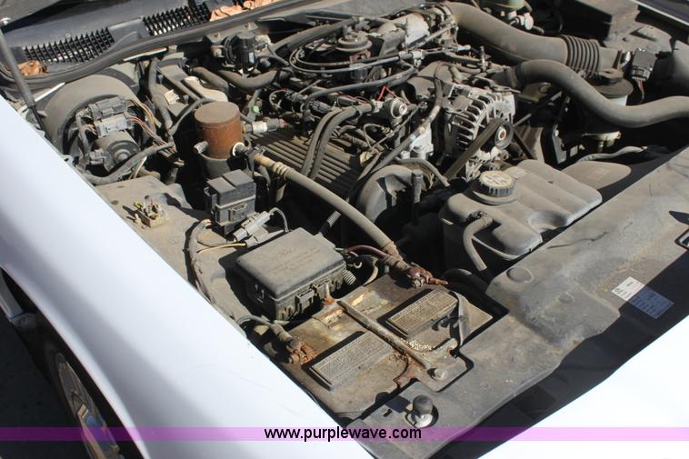 image for item G4494 2001 Ford Crown Victoria Police Interceptor