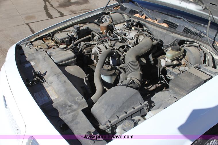 image for item G4494 2001 Ford Crown Victoria Police Interceptor
