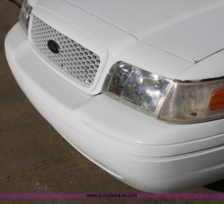 image for item G4494 2001 Ford Crown Victoria Police Interceptor