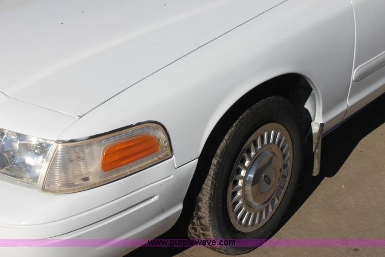 image for item G4494 2001 Ford Crown Victoria Police Interceptor