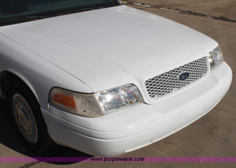 image for item G4494 2001 Ford Crown Victoria Police Interceptor