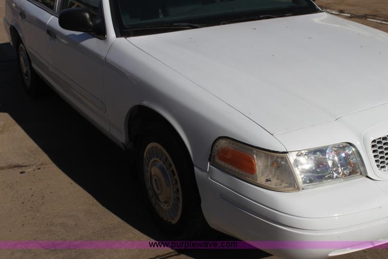 image for item G4494 2001 Ford Crown Victoria Police Interceptor