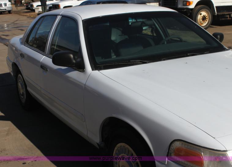 image for item G4494 2001 Ford Crown Victoria Police Interceptor