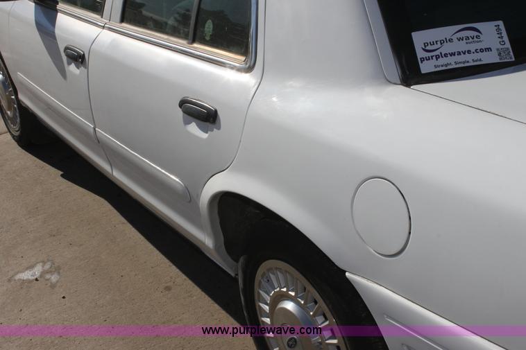 image for item G4494 2001 Ford Crown Victoria Police Interceptor