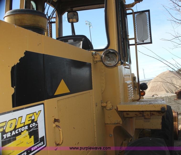 image for item G4496 1991 Caterpillar 916 wheel loader