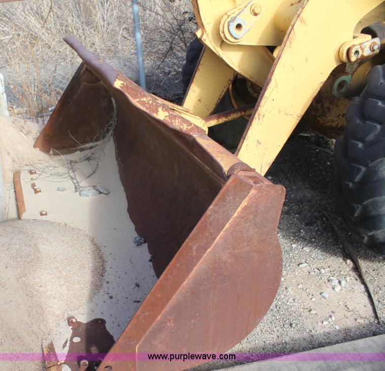 image for item G4496 1991 Caterpillar 916 wheel loader