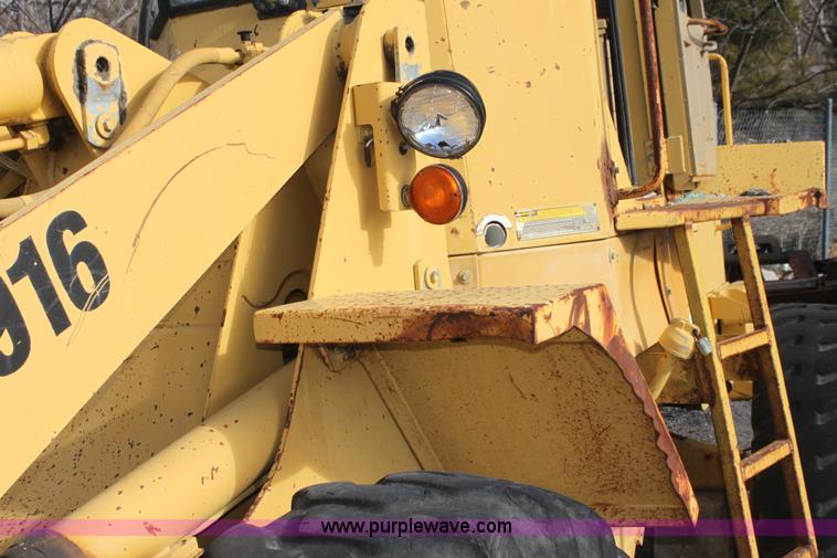 image for item G4496 1991 Caterpillar 916 wheel loader