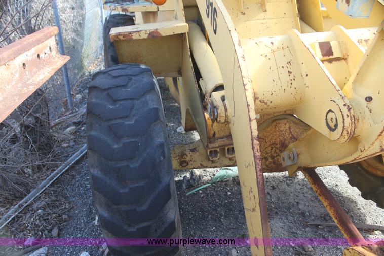 image for item G4496 1991 Caterpillar 916 wheel loader