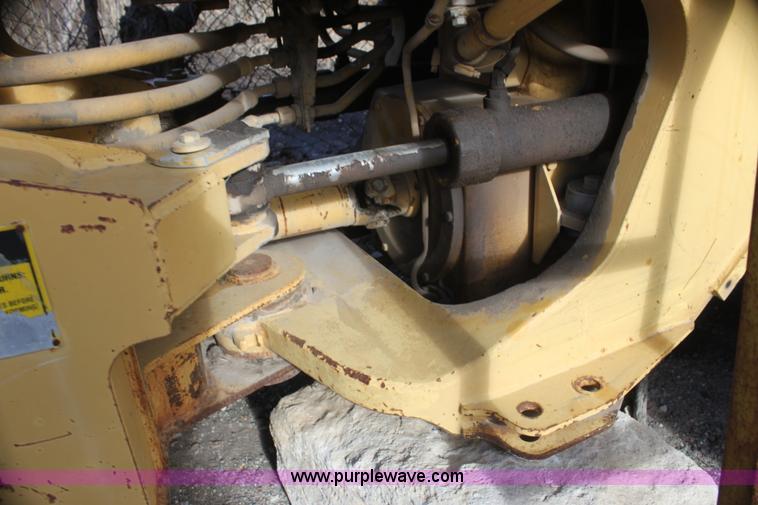 image for item G4496 1991 Caterpillar 916 wheel loader