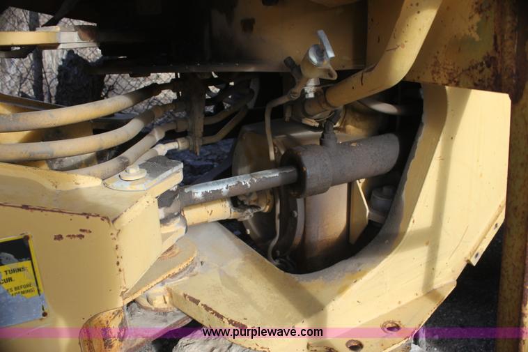 image for item G4496 1991 Caterpillar 916 wheel loader