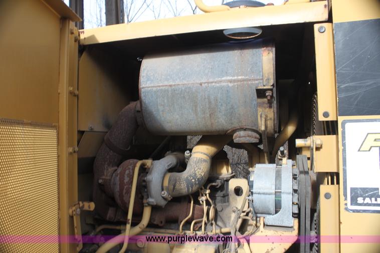 image for item G4496 1991 Caterpillar 916 wheel loader