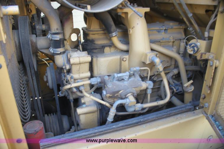 image for item G4496 1991 Caterpillar 916 wheel loader