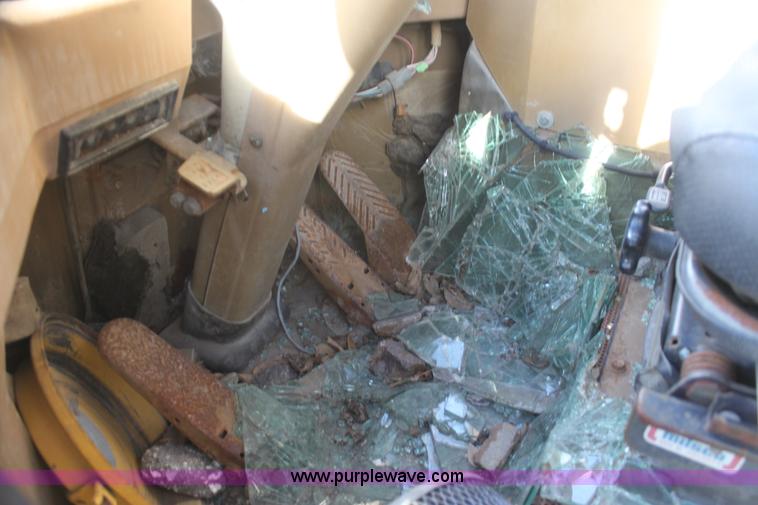 image for item G4496 1991 Caterpillar 916 wheel loader