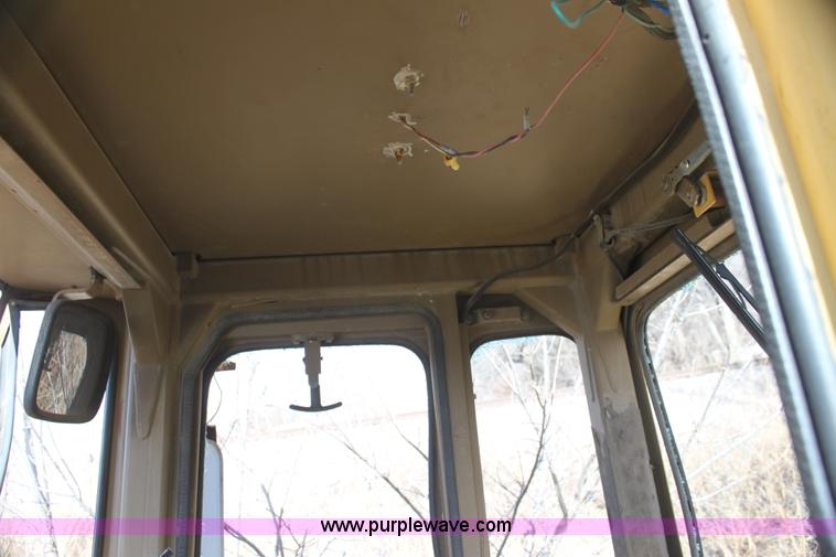 image for item G4496 1991 Caterpillar 916 wheel loader